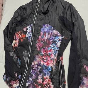 Lululemon Run For Your Life Jacket Moody Mirage Floral Size 6